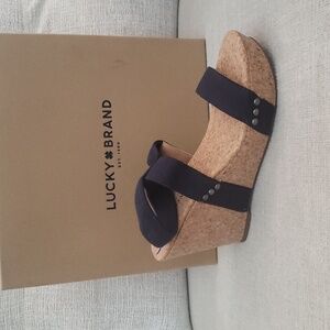Lucky Brand Maxyne Cork Wedge Sandals Linen Navy Blue Size 8.5 w/Box Bohemian
